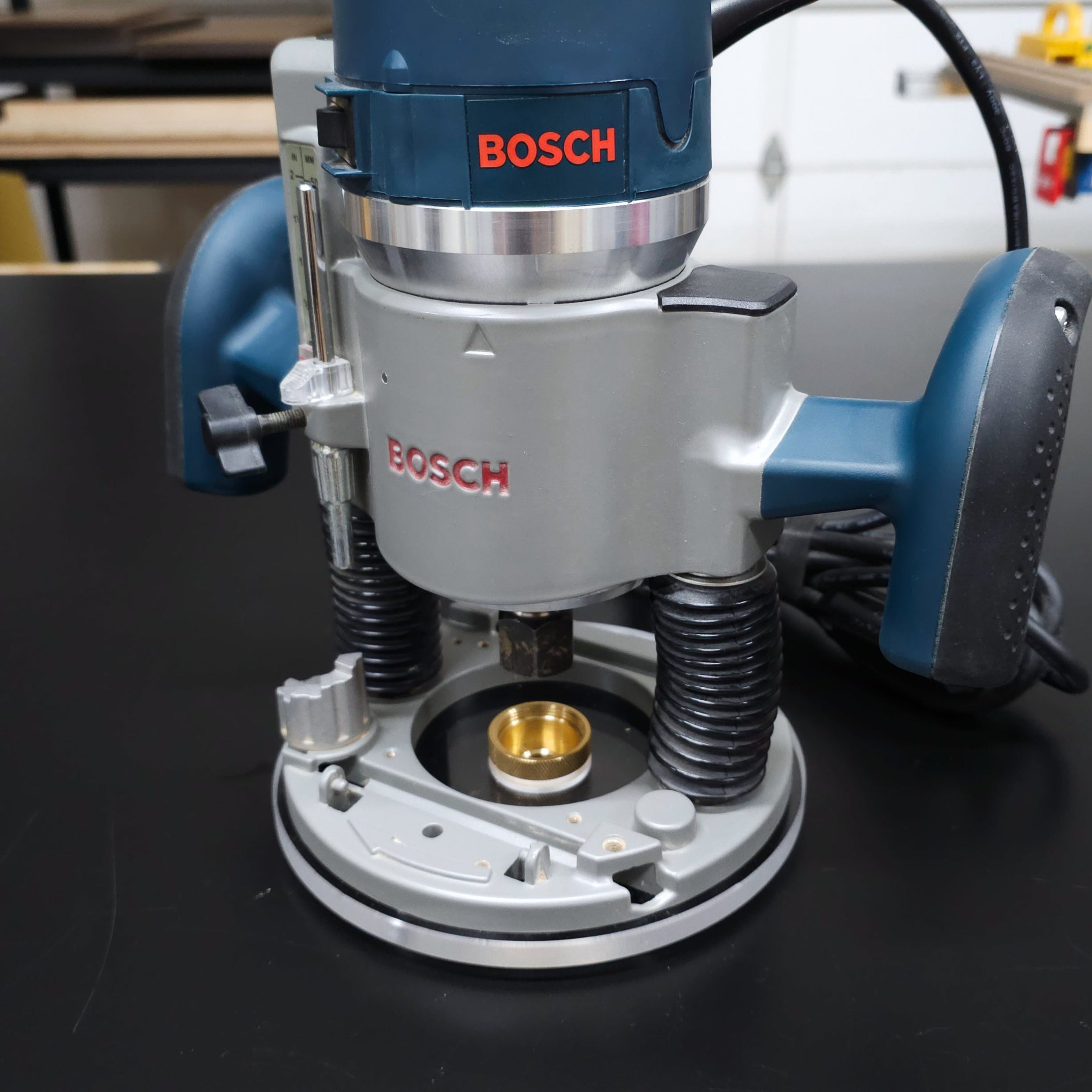 Test de la base de défonceuse plongeante Bosch Professional RA1166