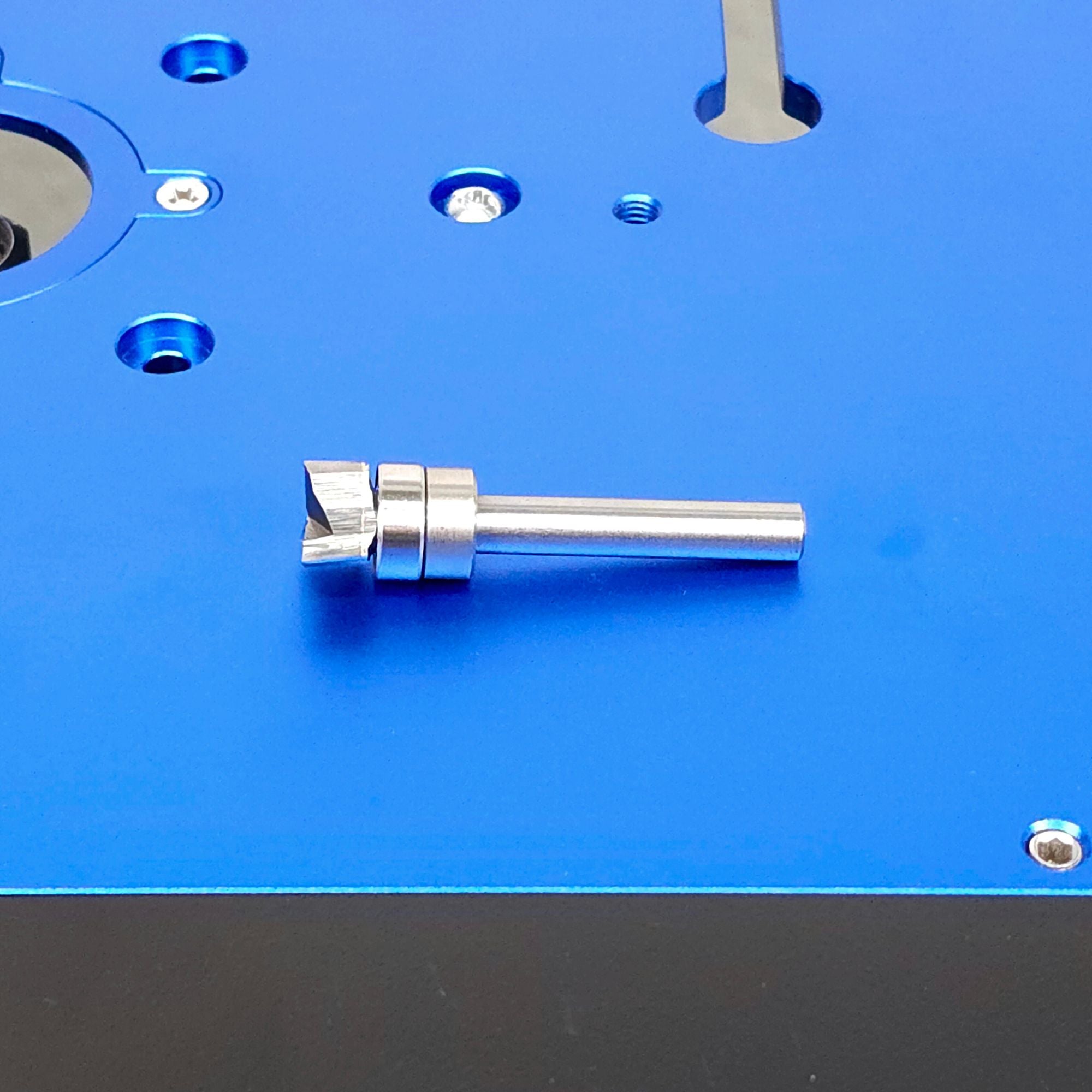 ShurCut Carbide Head Compact Shallow Pattern Bit – 1/4″ Shank, 1/2″ Dia, 1/4″ Cut Length