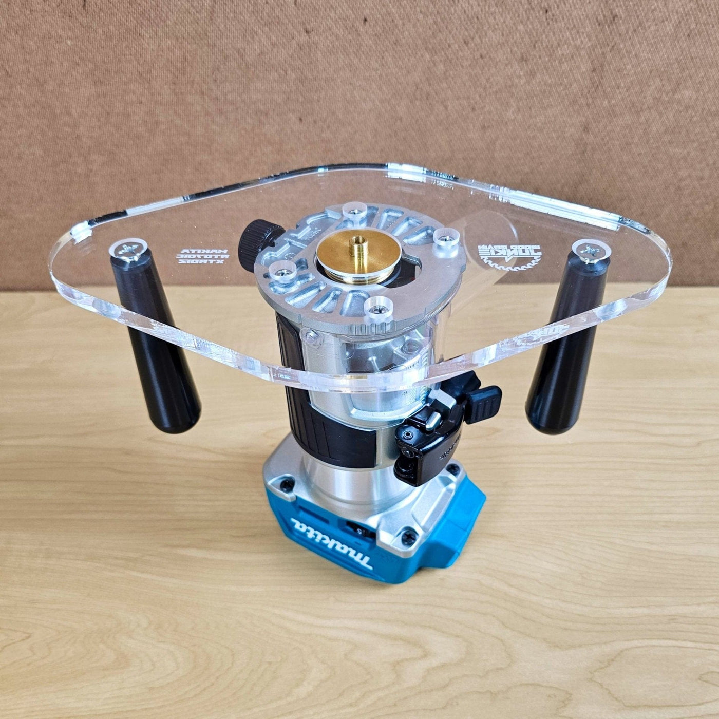 TrimFit Pro® DUAL GRIP Router Base Plate for Makita RT0701C and XTR01Z