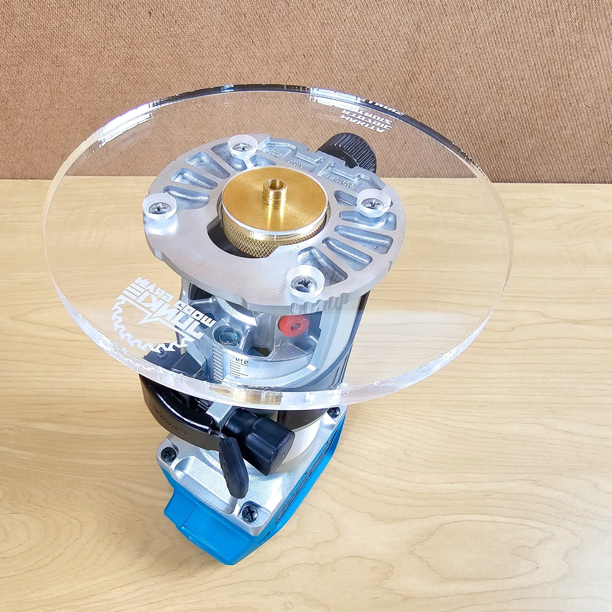 TrimFit Pro® 6 inch ROUND Router Base Plate for Makita RT0701C and XTR